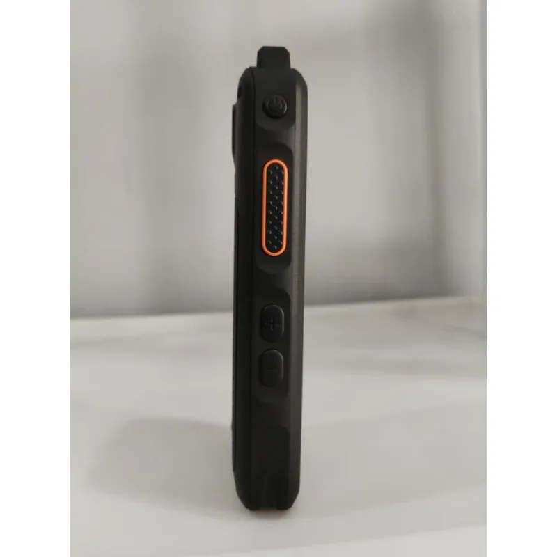 UNIWA F400 IP65 4G LTE POC TALKIE ZELLO Androi 15 4.0 Inch 2.5w speaker Audio 4350mAh Walkie Elektronik Hitam dengan Bluetooth 5.0 & Kamera 13MP Belakang Touch Screen woki toki thumbnail 4