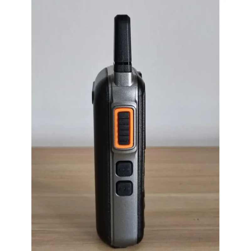 PTL 393 SLIM LASAK Zello 4G Lte Jaringan Single Card Handheld Radio Amplifier Audio Wireless Hitam set dengan Skrin LED 1.77 inci Android 5.1 Qualcomm Prosesor 4000mAh Bateri Type C Kabel thumbnail 5