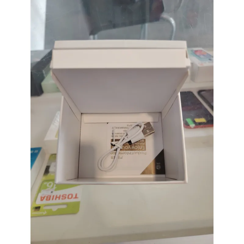 Pengalas Bluetooth Mudah Alih Audio Tanpa Wayar 1.5 Inci 600mAH thumbnail 4