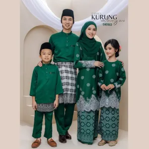 SET FAMILY WALINONG SARI | KURUNG WALINONG SARI IN EMERALD GREEN BY MOFF COLLECTION